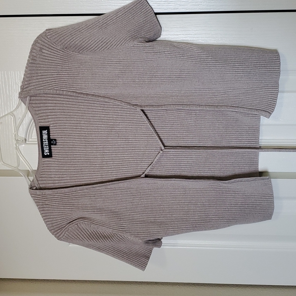 Ribbed tie front crop top